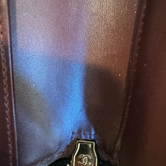 CONSIGNED Chanel Zip around Wallet - Picture 2 of 13